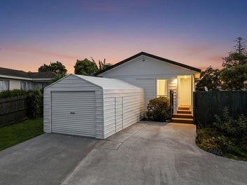 2/10 Norrie Smith Avenue, Flat Bush, Auckland