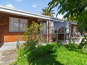 7 Hiseman Lane, Henderson, Auckland