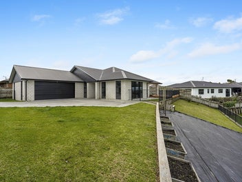 15 Carlingford Rise, Dinsdale, Hamilton