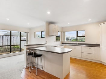 12 Massey Street, Elderslea, Upper Hutt