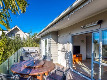 20 Wellington Road, Surfdale, Waiheke Island