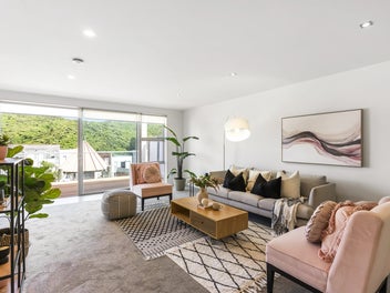 18 Saddleback Grove, Karori, Wellington