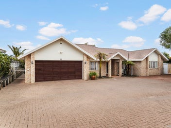 20 Vermeer Place, West Harbour, Auckland