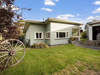 6 The Terrace, Warrington, Waikouaiti