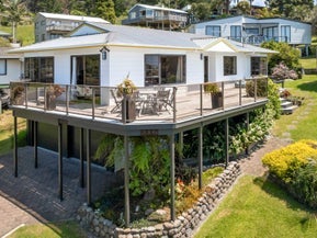 216 Russell Bruce Place, Onemana, Whangamatā