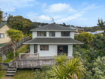 8 Carvel Lane, Whitby, Porirua