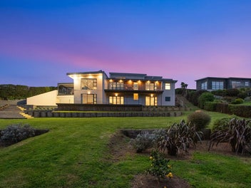 16 Te Heke Place, Waikanae, Waikanae