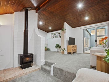 2/21 Howard Road, Northcote, Auckland