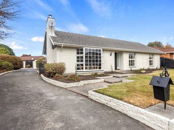 7 Lombard Place, Avonhead, Christchurch