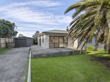 1 Tennyson Street, Opunake