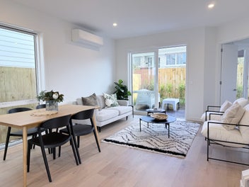 4B Towra Place, Botany Downs, Auckland