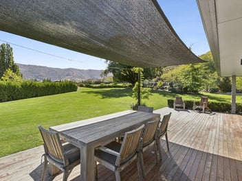 20 Sugarloaf Drive, Mount Pisa