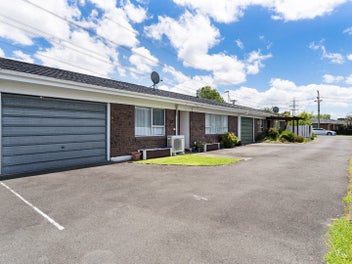 2/23 Berwyn Avenue, Takanini, Auckland