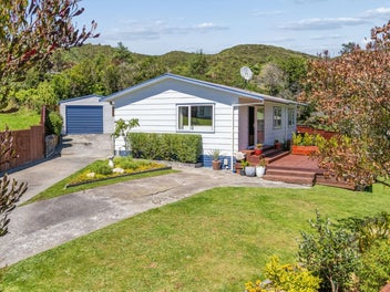 21 Oaklands Grove, Clouston Park, Upper Hutt