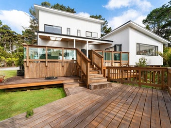 12 Sunnyvale Road, Waitakere, Auckland