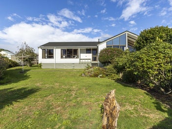 19 Caledonia Place, Highlands Park, New Plymouth