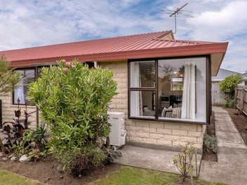 2/4 Convoy Street, New Brighton, Christchurch