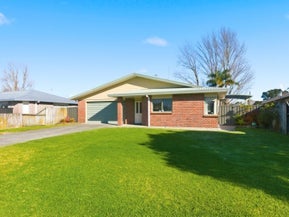 8 Webb Place, Papamoa Beach, Papamoa