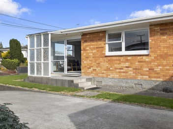 2/6 Essex Street, Vogeltown, New Plymouth