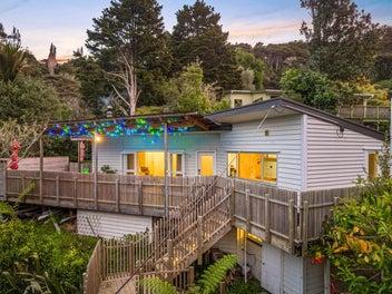 61 Western Road, Laingholm, Auckland