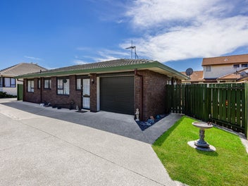 2/3 West Street, Papakura, Auckland