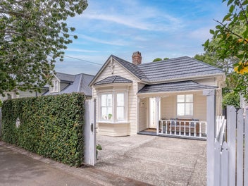 8 Esplanade Road, Mount Eden, Auckland