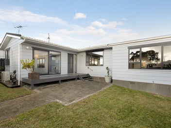 160 Mark Avenue, Grenada Village, Wellington