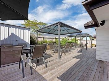 10 John Broad Place, Flat Bush , Auckland