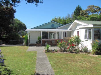 892 State Highway 57, Levin