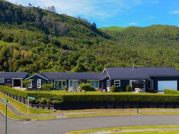 1 Peregrine Place, Taupo