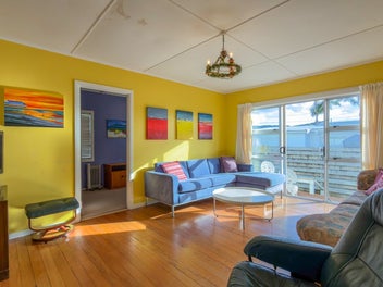 223B Ocean Road, Whangamata, Whangamatā