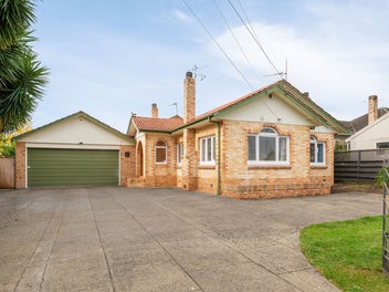 8 Knighton Road, Hillcrest, Hamilton