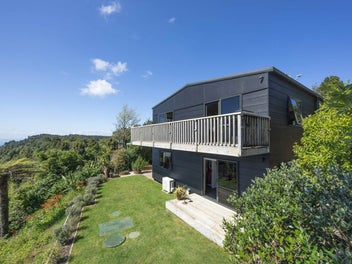 5 Brabant Road, Waiatarua, Auckland