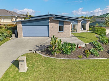61 Roberta Crescent, Orewa, Orewa