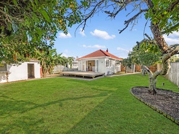 25 Alamein Road, Panmure, Auckland