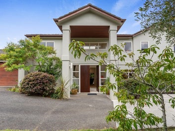 38 Ravenstone Place, Chatswood, Auckland