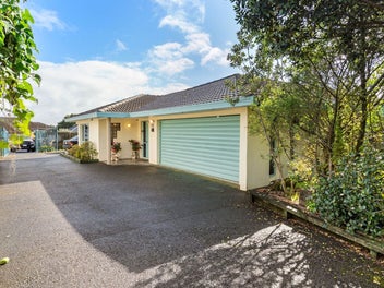 11 Mt Blanc Place, Northpark, Auckland