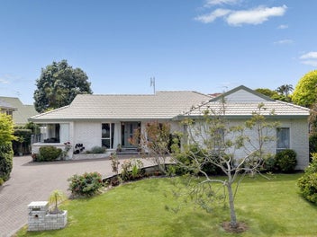 6 Bampton Rise, Northpark, Auckland