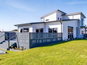 74 Broadway, Stratford