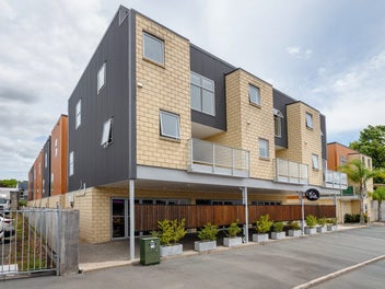 4/7 Vialou Street, Hamilton Central, Hamilton