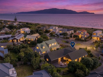 14 Olliver Grove, Waikanae Beach, Waikanae