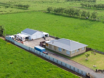 16 South Head Road, Parakai, Helensville