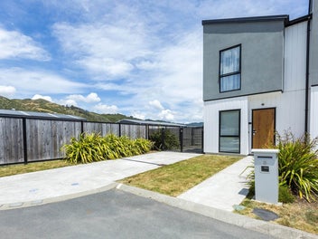 8 Gloaming Lane, Wallaceville, Upper Hutt