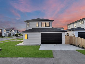 14 Gertrude Cole Road, Clarks Beach, Clarks Beach