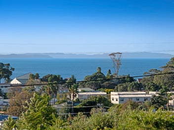 33 Surf Road, Stanmore Bay, Whangaparaoa