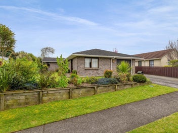35 Branch Road, Highlands Park, New Plymouth