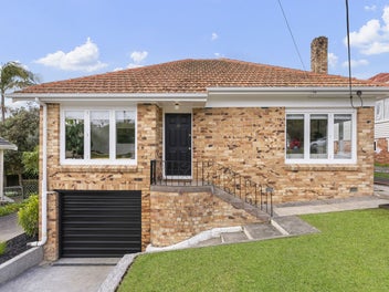 1/5 Aorangi Place, Birkenhead, Auckland