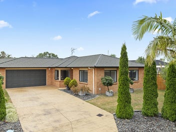 7 Halstead Place, Huntington Park, Auckland