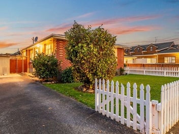 1/6 Oxford Crescent, Ebdentown, Upper Hutt