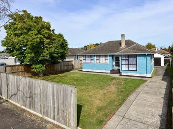 40 Montgomery Crescent, Bader, Hamilton